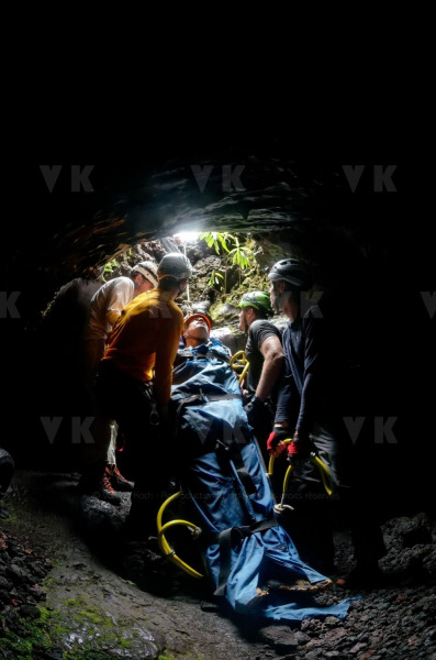Exercice de secours dans les tunnels de lave du Piton de la Fournaise