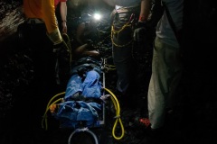 Exercice de secours dans les tunnels de lave du Piton de la Fournaise