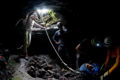 Exercice de secours dans les tunnels de lave du Piton de la Fournaise