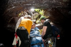 Exercice de secours dans les tunnels de lave du Piton de la Fournaise