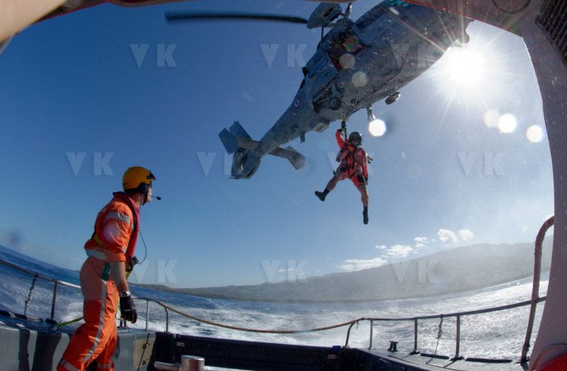 Exercice helitreuillage helicoptere aeronavale et SNSM