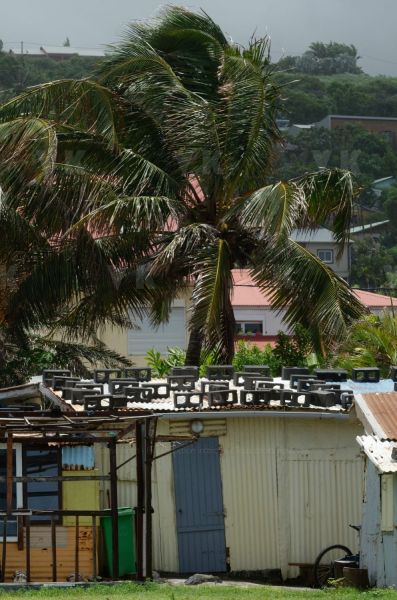Avec deja de la pluie et du vent dans le sud, La Reunion se prepare a l'arrivee du cyclone Berguitta, prevu de passer a proximite immediate de l'ile jeudi. Already with rain and wind in the south, La Reunion is preparing for the arrival of cyclone Berguitta, scheduled to pass near the island Thursday.