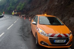 Le sud de La Reunion est impacte par la forte tempete tropicale Berguitta, qui amene vent et fortes precipitations. Le meteore passe actuellement au plus pres de l'ile et devrait commencer a s'eloigner en debut de soiree. The south of La Reunion is impacted by the strong tropical storm Berguitta, which brings wind and heavy precipitation. The meteore is currently passing close to the island and should begin to move early in the evening.