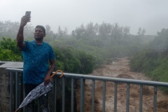 Le sud de La Reunion est impacte par la forte tempete tropicale Berguitta, qui amene vent et fortes precipitations. Le meteore passe actuellement au plus pres de l'ile et devrait commencer a s'eloigner en debut de soiree. The south of La Reunion is impacted by the strong tropical storm Berguitta, which brings wind and heavy precipitation. The meteore is currently passing close to the island and should begin to move early in the evening.