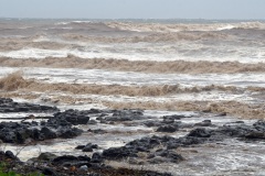 Le sud de La Reunion est impacte par la forte tempete tropicale Berguitta, qui amene vent et fortes precipitations. Le meteore passe actuellement au plus pres de l'ile et devrait commencer a s'eloigner en debut de soiree. The south of La Reunion is impacted by the strong tropical storm Berguitta, which brings wind and heavy precipitation. The meteore is currently passing close to the island and should begin to move early in the evening.