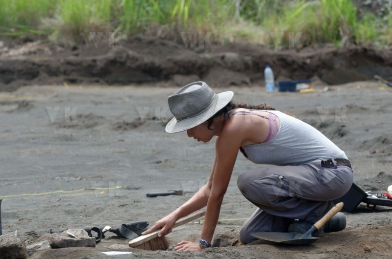 Fouilles archeologiques sur un site d'habitat du XVIIIe siecle a Saint-Paul, route des Premiers Français
