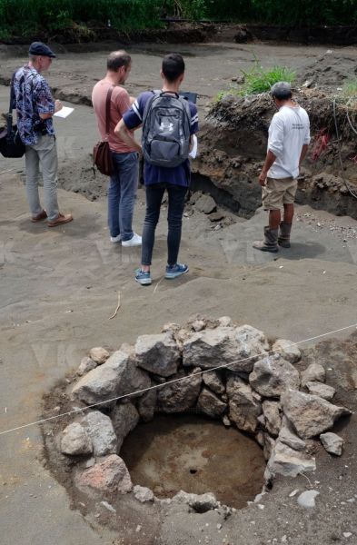 Fouilles archeologiques sur un site d'habitat du XVIIIe siecle a Saint-Paul, route des Premiers Français