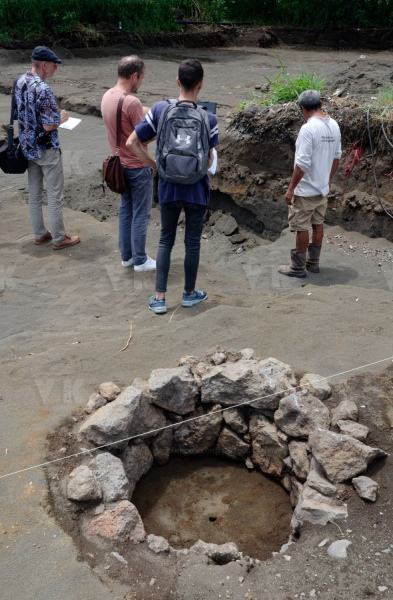 Fouilles archeologiques sur un site d'habitat du XVIIIe siecle a Saint-Paul, route des Premiers Français