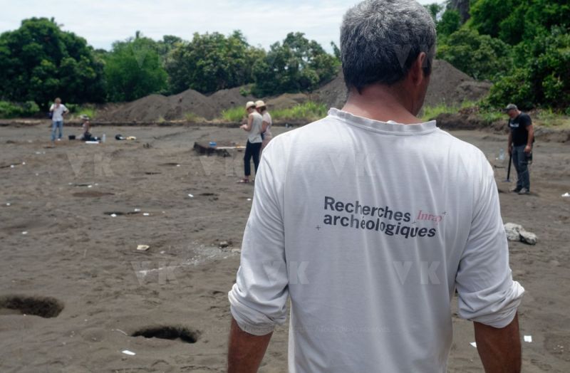 Fouilles archeologiques sur un site d'habitat du XVIIIe siecle a Saint-Paul, route des Premiers Français