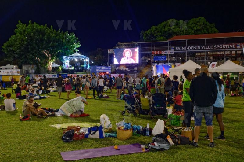 Les traileurs de la Mascareignes, course du Grand Raid, a l'arrivee au stade de la Redoute, Saint-Denis. Mascarene trailers, race of the Grand Raid, at the arrival, la Redoute stadium, Saint-Denis town.
