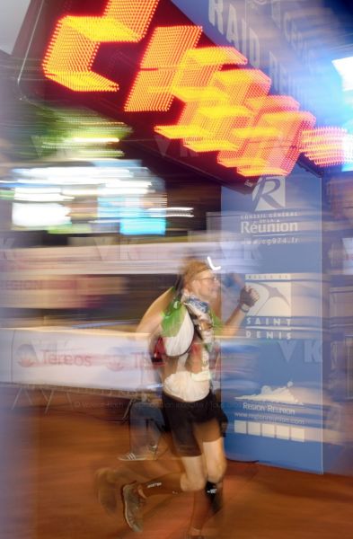 Les traileurs de la Mascareignes, course du Grand Raid, a l'arrivee au stade de la Redoute, Saint-Denis. Mascarene trailers, race of the Grand Raid, at the arrival, la Redoute stadium, Saint-Denis town.