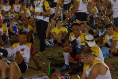 Ouverture du pointage electronique et verification du materiel pour les 2680 coureurs du Grand Raid, avant le top depart pour les 164 km (et plus de 9000 m D+) de traversee de La Reunion. Opening of the electronic score and checking of the equipment for the 2680 riders of the Grand Raid, before the top departure for the 164 km (and more than 9000 m D +) crossing La Reunion.