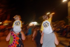 Ouverture du pointage electronique et verification du materiel pour les 2680 coureurs du Grand Raid, avant le top depart pour les 164 km (et plus de 9000 m D+) de traversee de La Reunion. Opening of the electronic score and checking of the equipment for the 2680 riders of the Grand Raid, before the top departure for the 164 km (and more than 9000 m D +) crossing La Reunion.