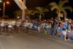 Ouverture du pointage electronique et verification du materiel pour les 2680 coureurs du Grand Raid, avant le top depart pour les 164 km (et plus de 9000 m D+) de traversee de La Reunion. Opening of the electronic score and checking of the equipment for the 2680 riders of the Grand Raid, before the top departure for the 164 km (and more than 9000 m D +) crossing La Reunion.