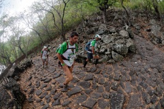 Les traileurs de la Mascareignes, course du Grand Raid, sur le chemin des Anglais qui monte jusqu'au Colorado, derniere etape avant l'arrivee. Mascarene trailers, race of the Grand Raid, on the "path of the English" who goes up to Colorado, last stage before the arrival.