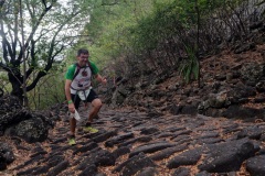 Les traileurs de la Mascareignes, course du Grand Raid, sur le chemin des Anglais qui monte jusqu'au Colorado, derniere etape avant l'arrivee. Mascarene trailers, race of the Grand Raid, on the "path of the English" who goes up to Colorado, last stage before the arrival.