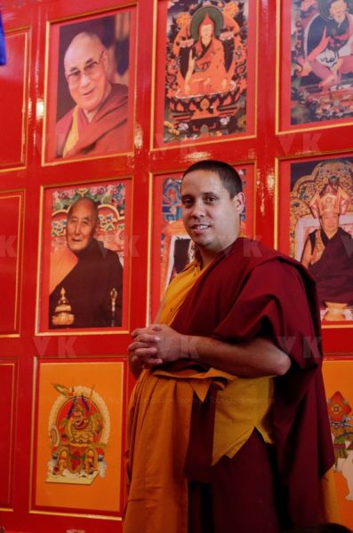 Inauguration du 1er temple bouddhiste tibetain de la zone sud de l'ocean Indien - Inauguration of the first Tibetan Buddhist temple in the southern Indian Ocean