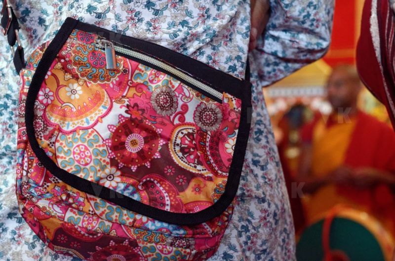 Inauguration du 1er temple bouddhiste tibetain de la zone sud de l'ocean Indien - Inauguration of the first Tibetan Buddhist temple in the southern Indian Ocean