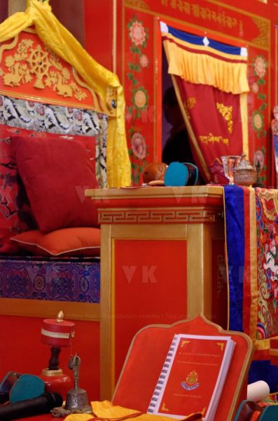 Inauguration du 1er temple bouddhiste tibetain de la zone sud de l'ocean Indien - Inauguration of the first Tibetan Buddhist temple in the southern Indian Ocean