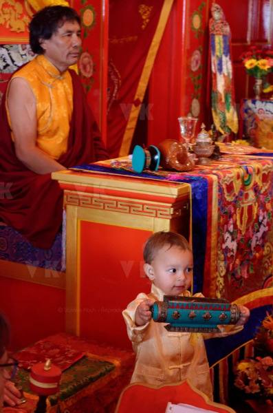 Inauguration du 1er temple bouddhiste tibetain de la zone sud de l'ocean Indien - Inauguration of the first Tibetan Buddhist temple in the southern Indian Ocean