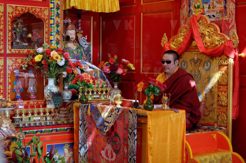 Inauguration du 1er temple bouddhiste tibetain de la zone sud de l'ocean Indien - Inauguration of the first Tibetan Buddhist temple in the southern Indian Ocean