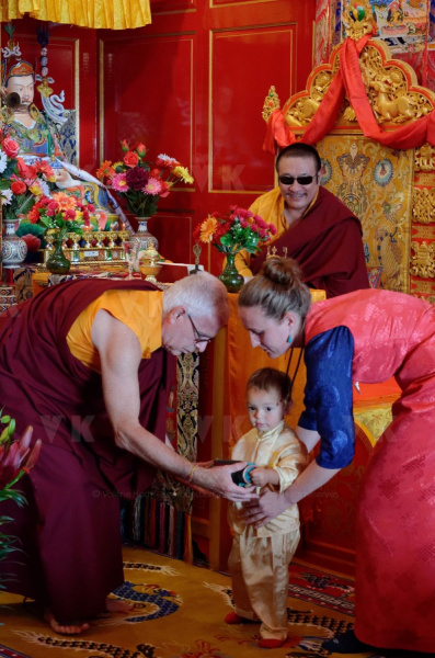 Inauguration du 1er temple bouddhiste tibetain de la zone sud de l'ocean Indien - Inauguration of the first Tibetan Buddhist temple in the southern Indian Ocean