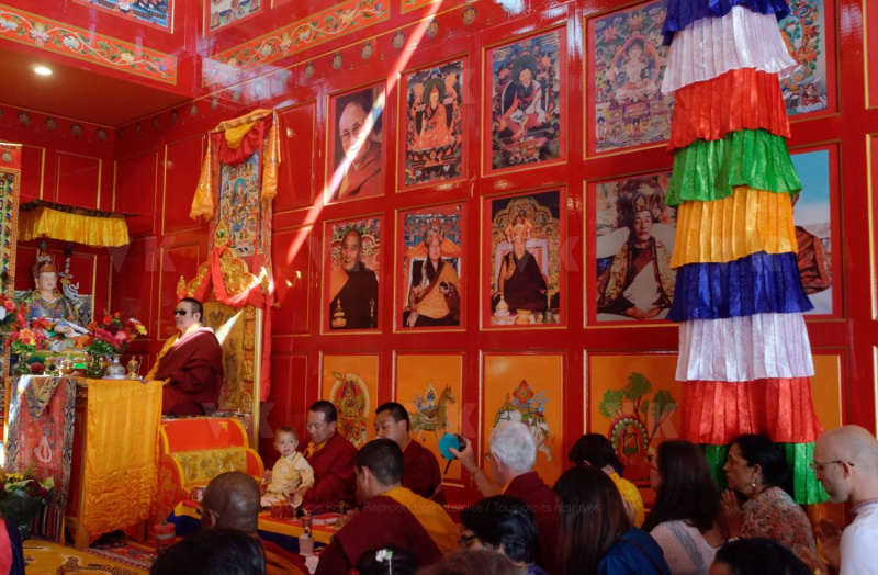 Inauguration du 1er temple bouddhiste tibetain de la zone sud de l'ocean Indien - Inauguration of the first Tibetan Buddhist temple in the southern Indian Ocean