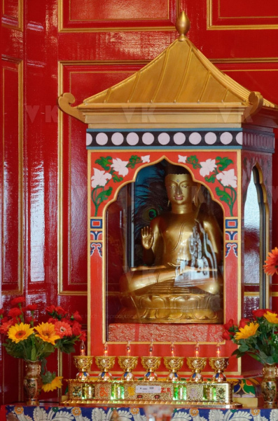 Inauguration du 1er temple bouddhiste tibetain de la zone sud de l'ocean Indien - Inauguration of the first Tibetan Buddhist temple in the southern Indian Ocean