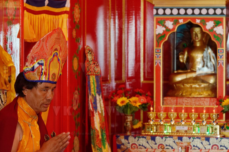 Inauguration du 1er temple bouddhiste tibetain de la zone sud de l'ocean Indien - Inauguration of the first Tibetan Buddhist temple in the southern Indian Ocean