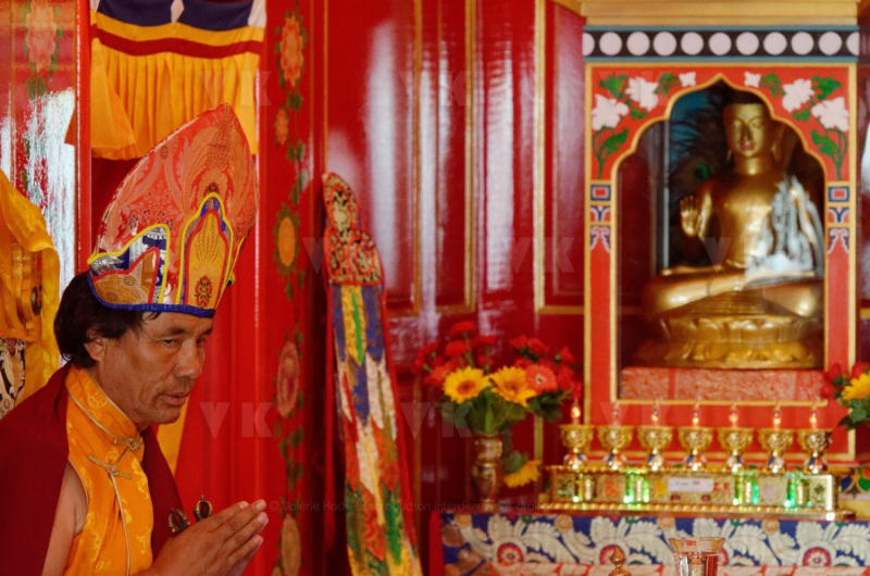 Inauguration du 1er temple bouddhiste tibetain de la zone sud de l'ocean Indien - Inauguration of the first Tibetan Buddhist temple in the southern Indian Ocean