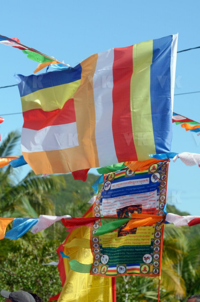 Inauguration du 1er temple bouddhiste tibetain de la zone sud de l'ocean Indien - Inauguration of the first Tibetan Buddhist temple in the southern Indian Ocean