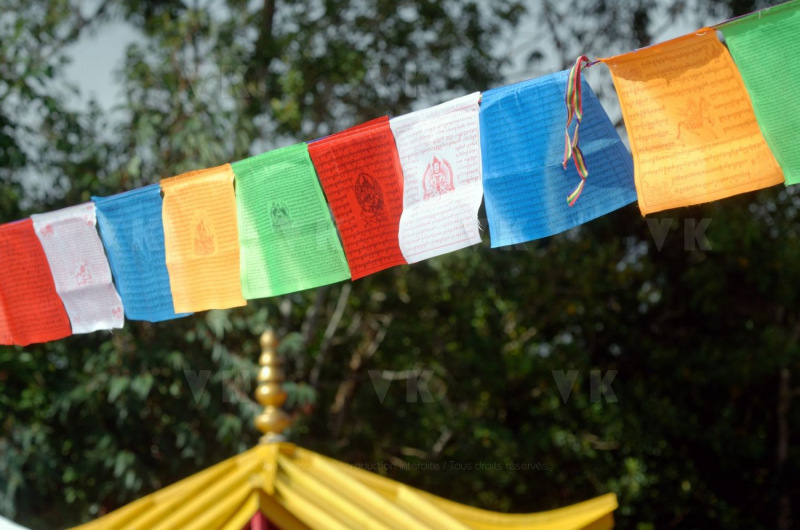 Inauguration du 1er temple bouddhiste tibetain de la zone sud de l'ocean Indien - Inauguration of the first Tibetan Buddhist temple in the southern Indian Ocean