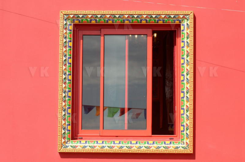 Inauguration du 1er temple bouddhiste tibetain de la zone sud de l'ocean Indien - Inauguration of the first Tibetan Buddhist temple in the southern Indian Ocean