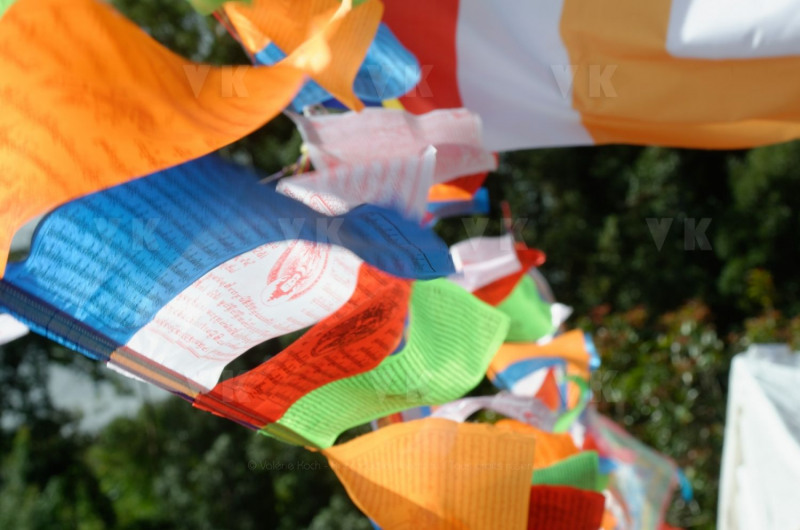 Inauguration du 1er temple bouddhiste tibetain de la zone sud de l'ocean Indien - Inauguration of the first Tibetan Buddhist temple in the southern Indian Ocean