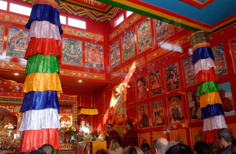 Inauguration du 1er temple bouddhiste tibetain de la zone sud de l'ocean Indien - Inauguration of the first Tibetan Buddhist temple in the southern Indian Ocean
