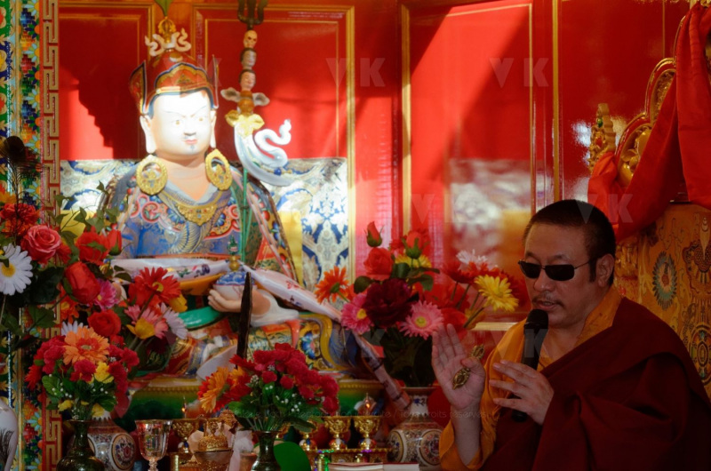 Inauguration du 1er temple bouddhiste tibetain de la zone sud de l'ocean Indien - Inauguration of the first Tibetan Buddhist temple in the southern Indian Ocean