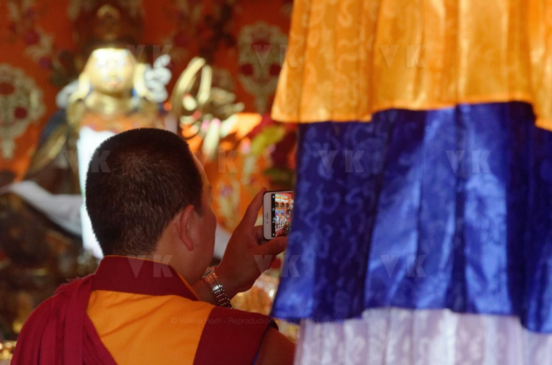 Inauguration du 1er temple bouddhiste tibetain de la zone sud de l'ocean Indien - Inauguration of the first Tibetan Buddhist temple in the southern Indian Ocean