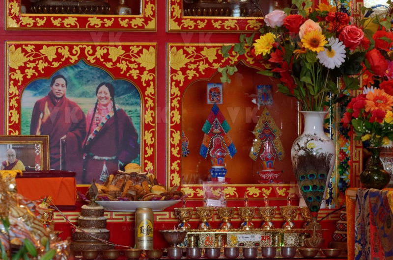 Inauguration du 1er temple bouddhiste tibetain de la zone sud de l'ocean Indien - Inauguration of the first Tibetan Buddhist temple in the southern Indian Ocean