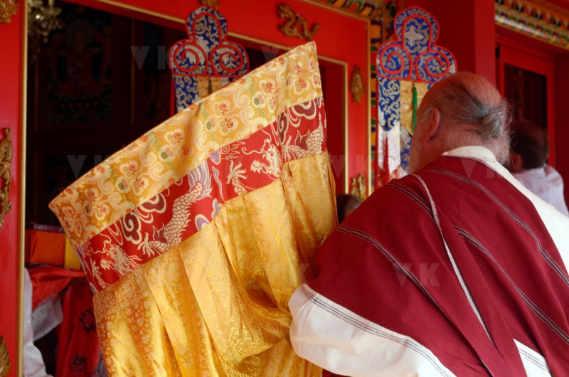 Inauguration du 1er temple bouddhiste tibetain de la zone sud de l'ocean Indien - Inauguration of the first Tibetan Buddhist temple in the southern Indian Ocean