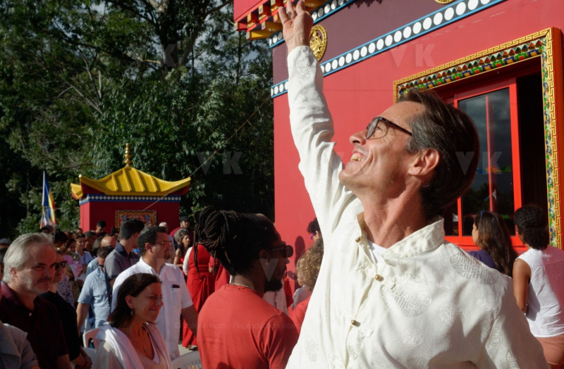 Inauguration du 1er temple bouddhiste tibetain de la zone sud de l'ocean Indien - Inauguration of the first Tibetan Buddhist temple in the southern Indian Ocean