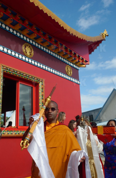 Inauguration du 1er temple bouddhiste tibetain de la zone sud de l'ocean Indien - Inauguration of the first Tibetan Buddhist temple in the southern Indian Ocean