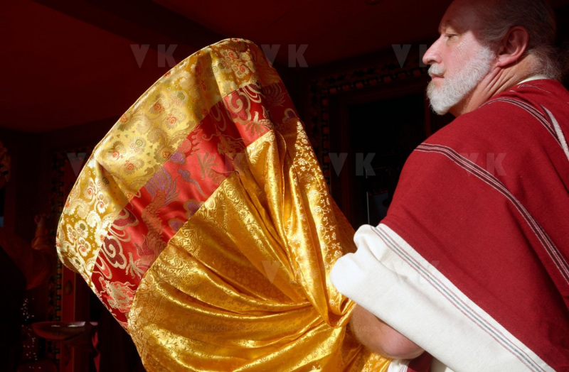 Inauguration du 1er temple bouddhiste tibetain de la zone sud de l'ocean Indien - Inauguration of the first Tibetan Buddhist temple in the southern Indian Ocean