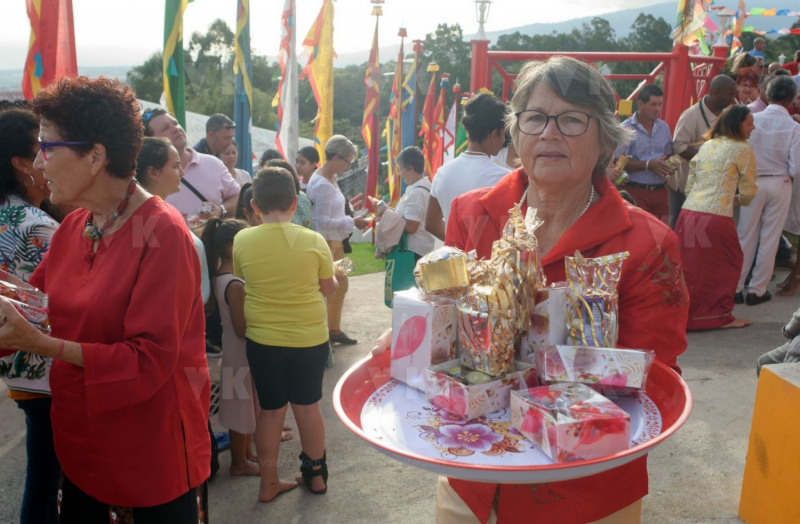 Inauguration du 1er temple bouddhiste tibetain de la zone sud de l'ocean Indien - Inauguration of the first Tibetan Buddhist temple in the southern Indian Ocean