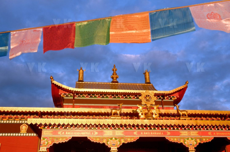 Inauguration du 1er temple bouddhiste tibetain de la zone sud de l'ocean Indien - Inauguration of the first Tibetan Buddhist temple in the southern Indian Ocean