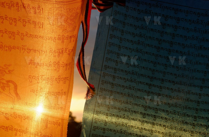 Inauguration du 1er temple bouddhiste tibetain de la zone sud de l'ocean Indien - Inauguration of the first Tibetan Buddhist temple in the southern Indian Ocean