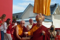 Inauguration du 1er temple bouddhiste tibetain de la zone sud de l'ocean Indien - Inauguration of the first Tibetan Buddhist temple in the southern Indian Ocean