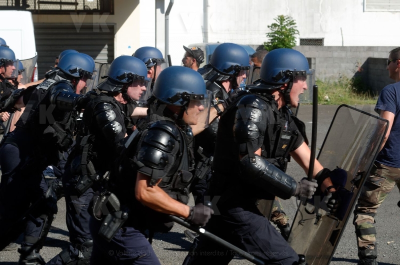 La gendarmerie en demonstration pour l’IHEDN