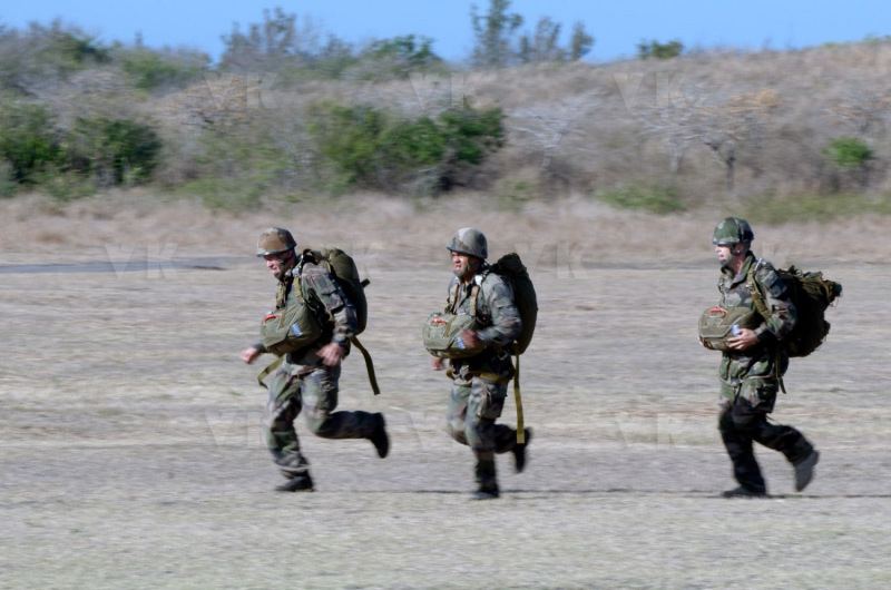 Demonstration des militaires parachutistes 2e RPIMa