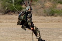 Demonstration des militaires parachutistes 2e RPIMa