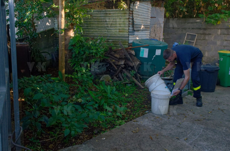 Les FORMISC engages dans la lutte contre la dengue a La Reunion. The Civil Security soldiers (FORMISC) engaged in the fight against dengue at La Reunion